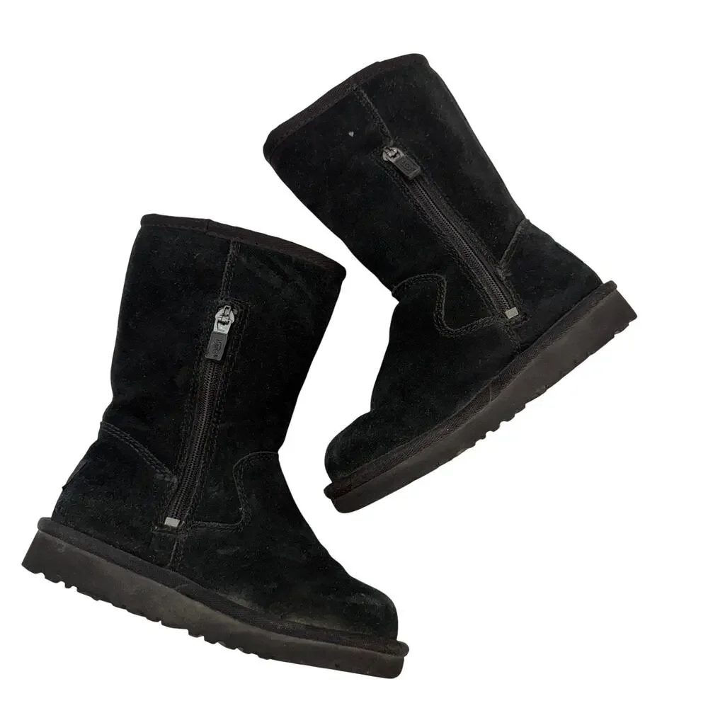 UGG black lil